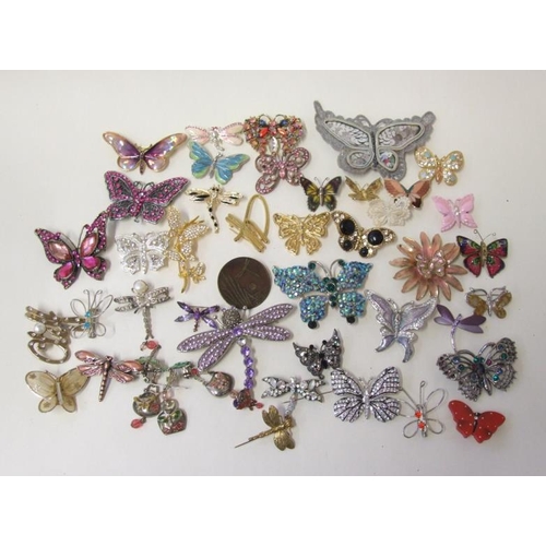 504 - Butterfly & Dragonfly Costume Jewellery Brooches incl. gold tone, silver tone, jewelled, etc.