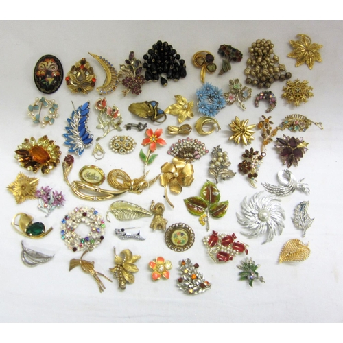 501 - Vintage/Vintage Style Costume Jewellery Brooches incl. paste set, enamel, floral, etc.