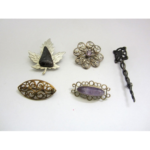 537 - 925 Amethyst Set Pierced Brooch, SG Pierced Brooch, White Metal Amethsyt set Brooch, 925 Celtic styl... 