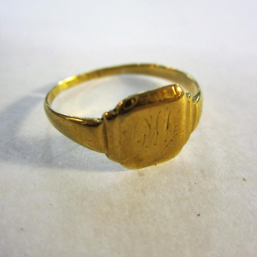 460 - 9ct. Gold Signet Ring (cut)