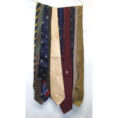 457 - 2 Mens Vintage Shirts, 40 vintage & other ties incl. Arciduca, Fortune, Debenhams, Munro, Macaseta, ... 