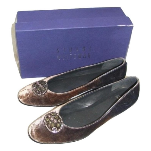 421 - Ladies Stuart Weitzman Velvet Pumps with jewel buckle detail, size 9, in original box