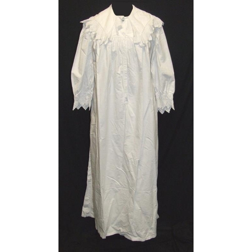 580 - Victorian/Edwardian Cotton Nightgown with Carolean style lace collar & cuffs