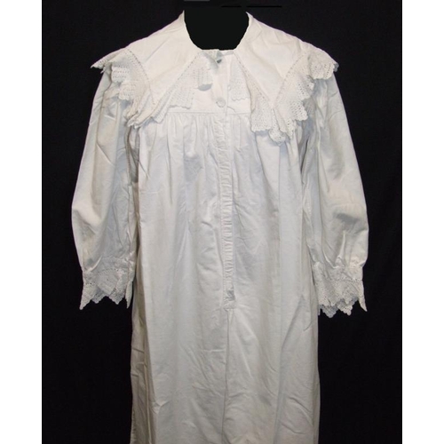 580 - Victorian/Edwardian Cotton Nightgown with Carolean style lace collar & cuffs