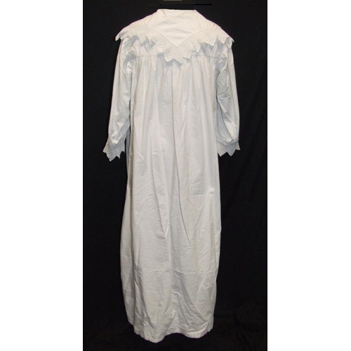 580 - Victorian/Edwardian Cotton Nightgown with Carolean style lace collar & cuffs