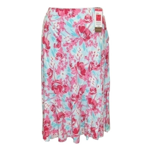 668 - 2 Marks & Spencer As New Skirts & Matching Tops, skirts size 18, tops size 20 (4)