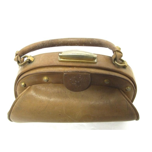 677 - Vintage Tan Leather Gladstone Style Handbag requiring restoration