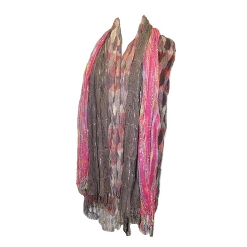 694 - 22 Scarves & Shawls