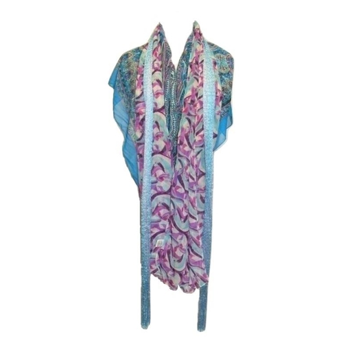 694 - 22 Scarves & Shawls