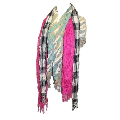 698 - 14 Scarves & Shawls