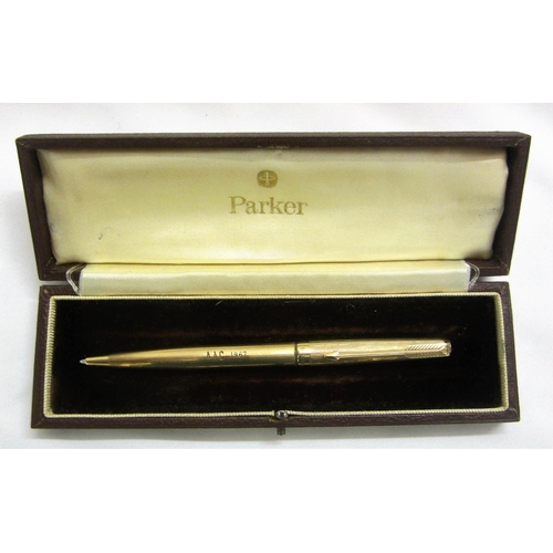 270 - 9ct Gold Parker Ballpoint  with arrow clip, engine turned body, monogramed AAC, dated 1967, in Parke... 