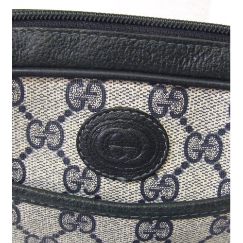 728 - Small Gucci Style Handbag & Matching Purse, dark blue trim, tag marked 007560095