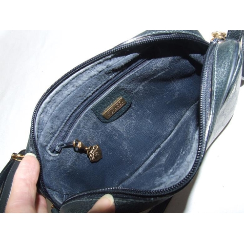 728 - Small Gucci Style Handbag & Matching Purse, dark blue trim, tag marked 007560095