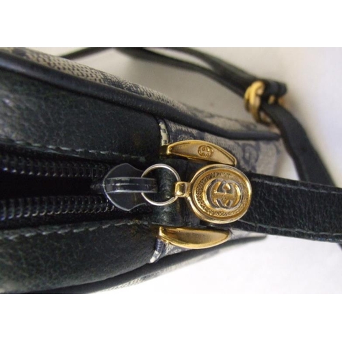 728 - Small Gucci Style Handbag & Matching Purse, dark blue trim, tag marked 007560095