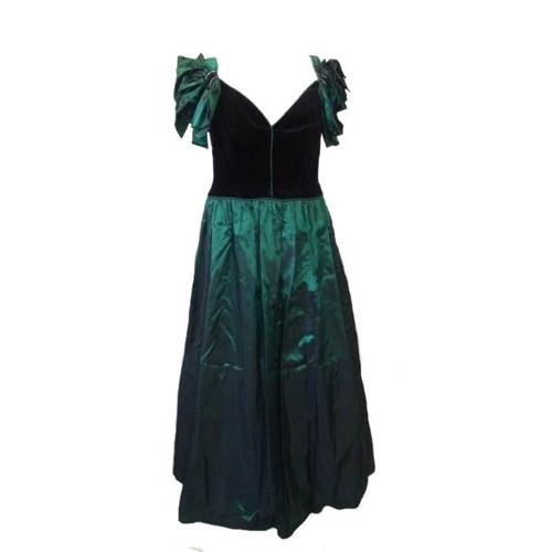 460 - Ladies Vintage Debut Ball/Prom Dress with black velvet bodice & dark red shantung silk skirt, net tr... 