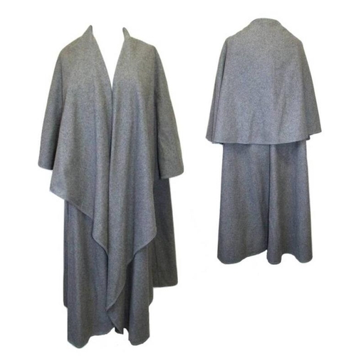 472 - Ladies Weinberg Paris Grey Cape Coat