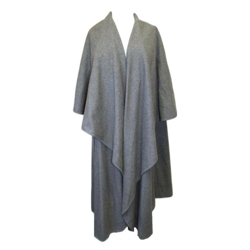 472 - Ladies Weinberg Paris Grey Cape Coat