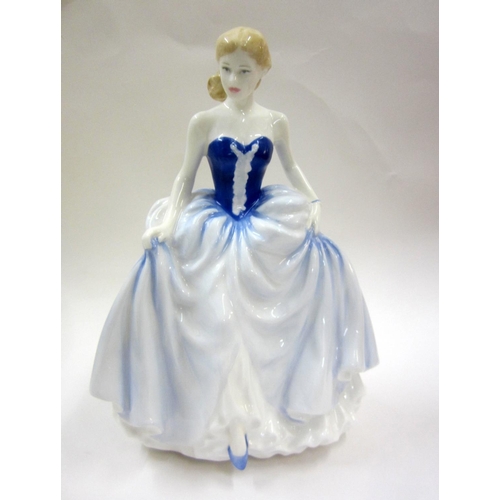 314 - Royal Doulton Classics Figurine of The Year 2004 'Susan' HN4352