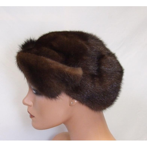 524 - Ladies Vintage Mink Hat in John Vickers Ltd. hat box