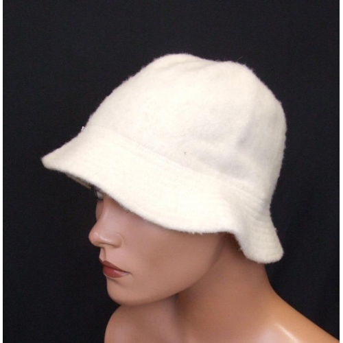 529 - Ladies Hats incl. Accessorize, St Michael, Per Una, Liz Claiborne, Kangol, Barbour, Natural Nomads, ... 