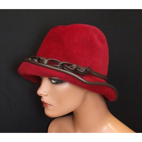 596 - Ladies Vintage Hats incl. Ricemans, Edward Mann, Bloody Foreland crocheted beret etc. (9)