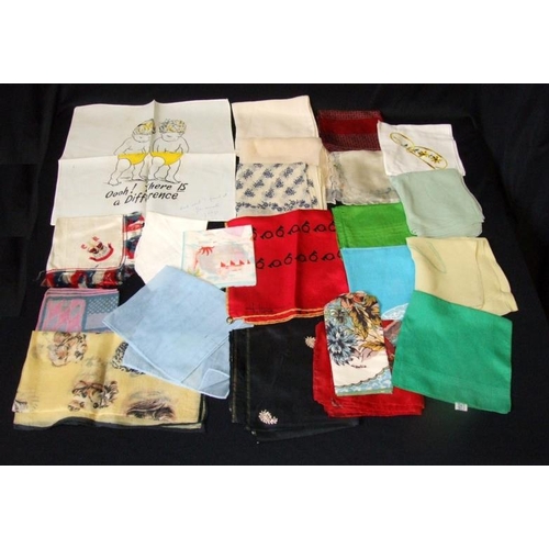 636 - Ladies & Mens Handkerchiefs incl. monogramed, embroidered, linen, lace, small scarves etc.