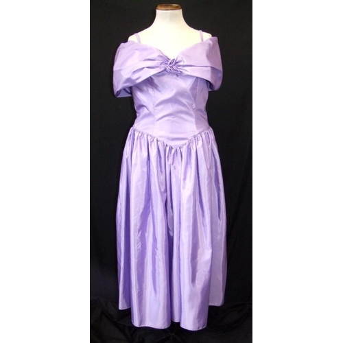 659 - 3 Vintage Prom/Ball Dresses (3)