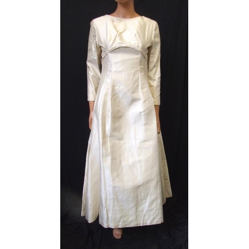 661 - Vintage 1950s/60s Cream Silk Wedding Dress, pellon lined, approx. size 10