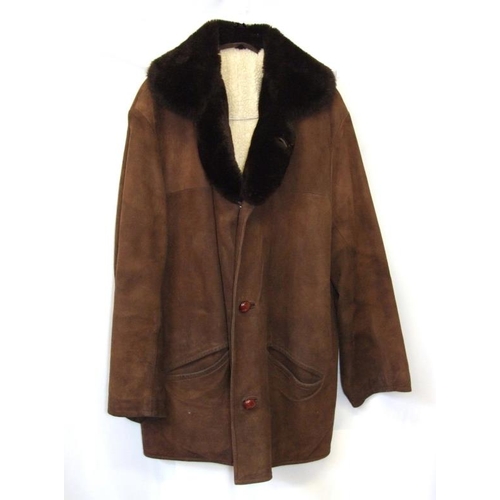 677 - 2 Vintage Sheepskin Jackets: Waddingtons Fashion In Leather size 40 & Moorlands (2)