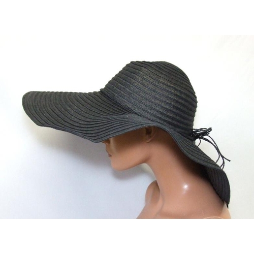 728 - Ladies Hats incl. Accessorize, Hat Studio Design of London etc.