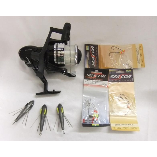 Shakespeare Contender FD70 Fishing Reel, Leeda Olympic Beach Caster 12ft  rod with bag, weights & hoo
