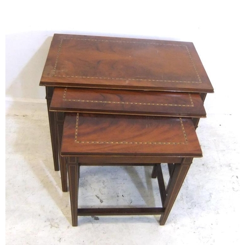 81 - Nest 3 Octagonal Mahogany Occasional Tables with boxwood & ebony inlay, on boxwood strung square tap... 