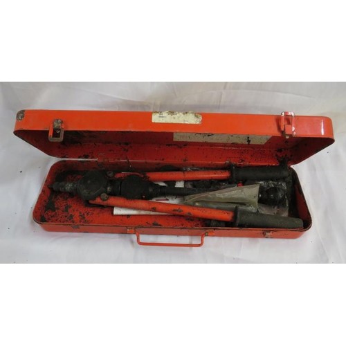 1669 - Boxed Masterfix MFX 511 Combi with M5-M10 cap Riveting Tool