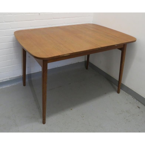 40 - Retro Teak Extending Dining Table with splayed legs approx. 120cm L (not extended), 168cm extended (... 