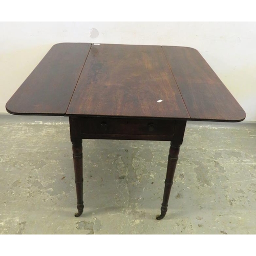 34 - C19th Mahogany Pembroke Table on turned supports BWR