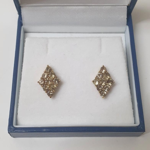 58 - Pair 9ct Yellow Gold Earrings, Tanzanian colour change garnets, with certificate