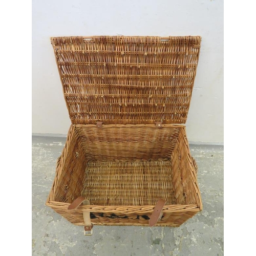 66 - Fortnum & Mason Picnic Basket