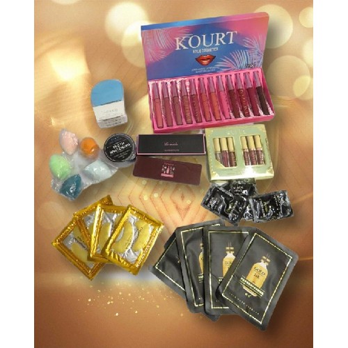 42 - Kylie Kourt Long Lasting Lips Holiday, 4 gold stock solution 24k moisturiser brightening masks, 4 cr... 