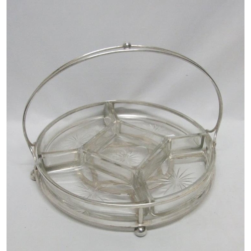 14 - Silver Plated Hors D'oeuvres dish set with 5 glass dishes in silver plated basket approx. 31cm dia.