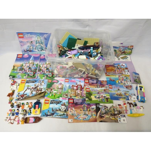 658 - Box of Lego containing, Disney Cinderella Castle, Frozen Castle, Beauty & The Beast Castle, Rapunzel... 