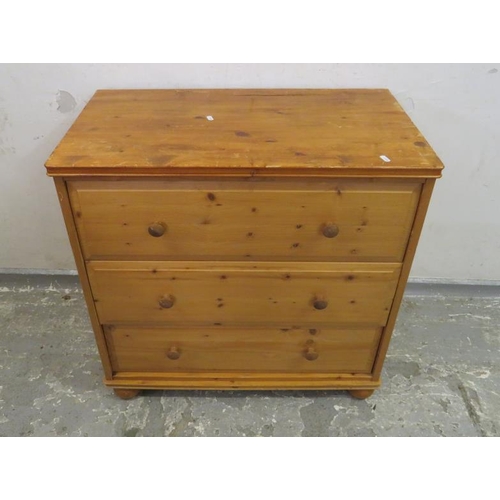 94 - 3 Drawer Chest of Drawers approx. 80cm W x 45cm D x 79cm H A1