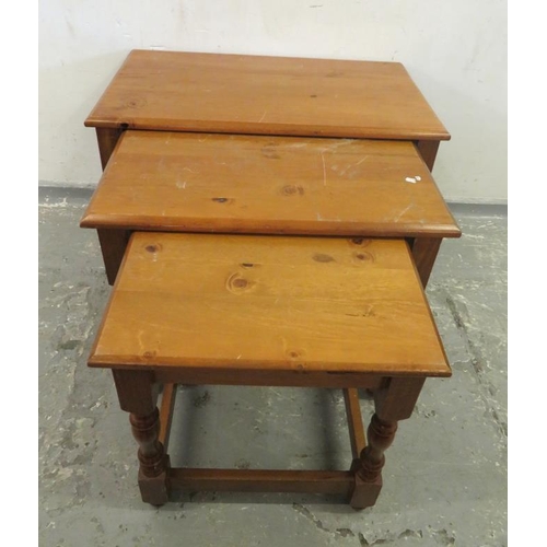 23 - Set of Pine Rectangular Low Coffee/Occasional Tables, nest of 3, turned supports, largest approx. 73... 