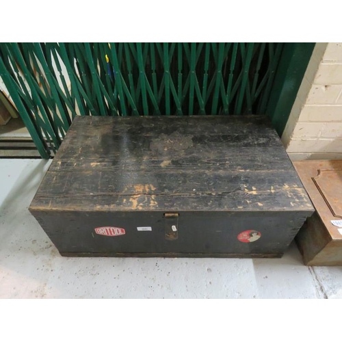 1946 - Britool Black Wooden Toolbox approx. 84cm x 51cm x 29cm containing vintage wooden handled tools, 1 m... 
