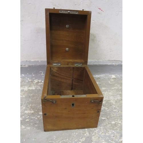 Wooden Instrument Case with loop handle, twin swivel catches, no contents approx. 13cm x 16cm x 13.5