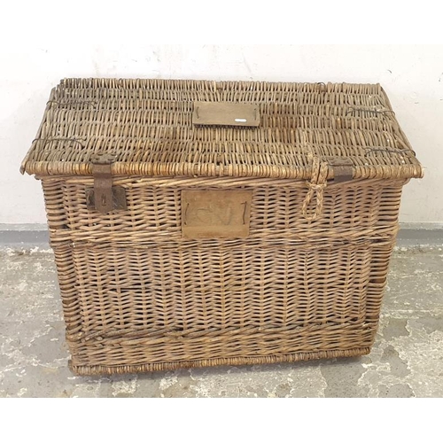 109 - Wicker Travel/Storage Trunk W:81xD:47xH:78cm   A14