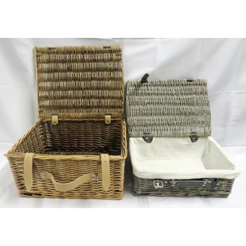 2 Wicker Hampers, natural approx. 40cm x 33cm x 20cm & grey approx