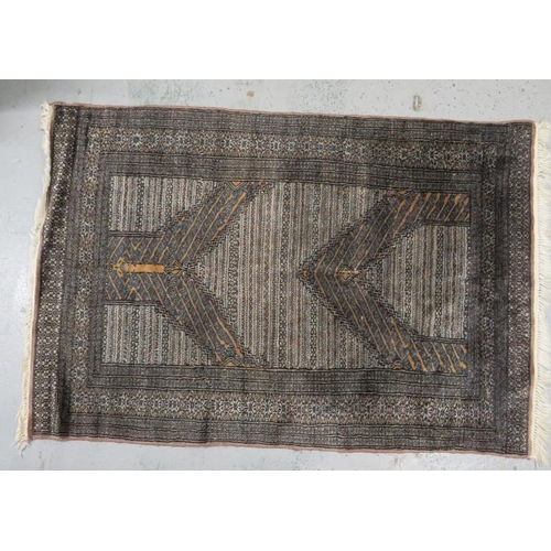 9A - Unusual Blue/grey/gold Rug approx. 140cm x 93cm