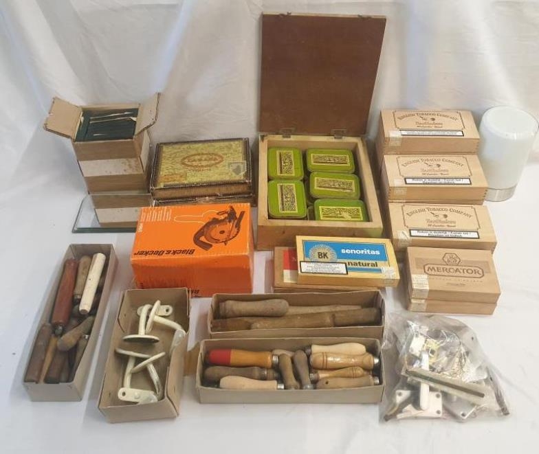 Cigar Boxes incl. Mercator, English Tobacco Company, Eastenders etc. as