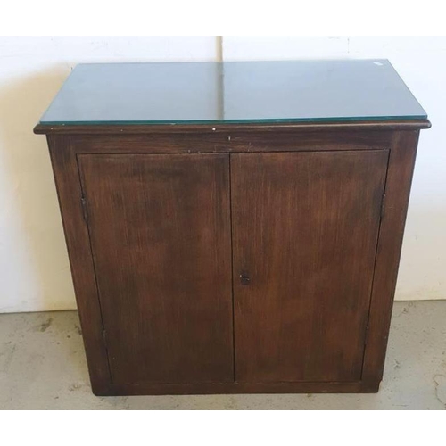 61 - 2 Door Cabinet/Cupboard with plate glass top, 76cm W x 37cm D x 75cm H A4