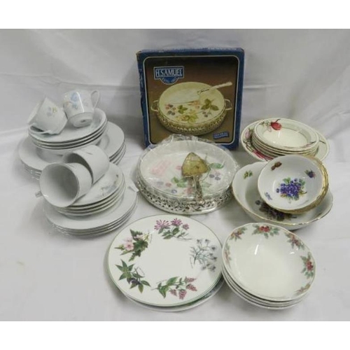 1824 - Blue Floral Decorated Noritake Style Chinese tea set, 4 cups, saucers, side plates, dinner plates, b... 